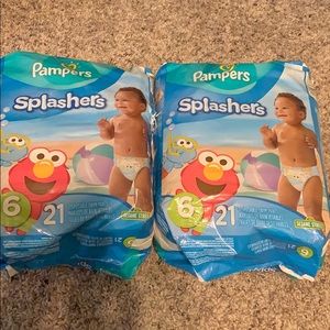 2 packs Pampers splashers